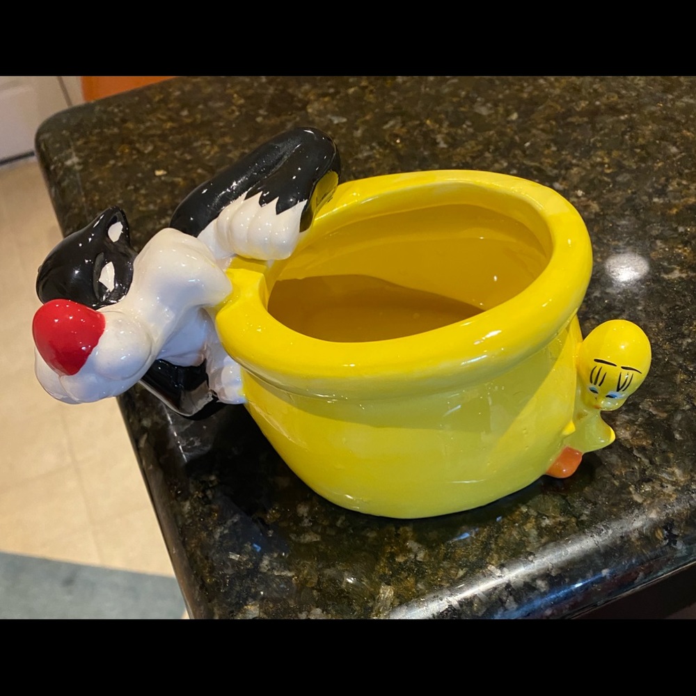 COPY - Warner Brothers Ceramic  Tweety Bird & Cat